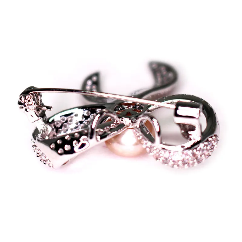 Bow Tie Pearl Brooch