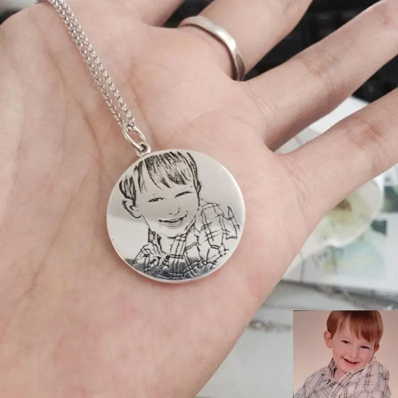 Personalized Photo Necklace Round Shaped